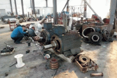 西安西瑪電機(jī)驅(qū)動(dòng)軸修理中軸向間隙的測(cè)量。