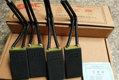 導(dǎo)致直流電機(jī)的碳刷發(fā)YE2電機(jī)生故障的兩個(gè)主要因素。